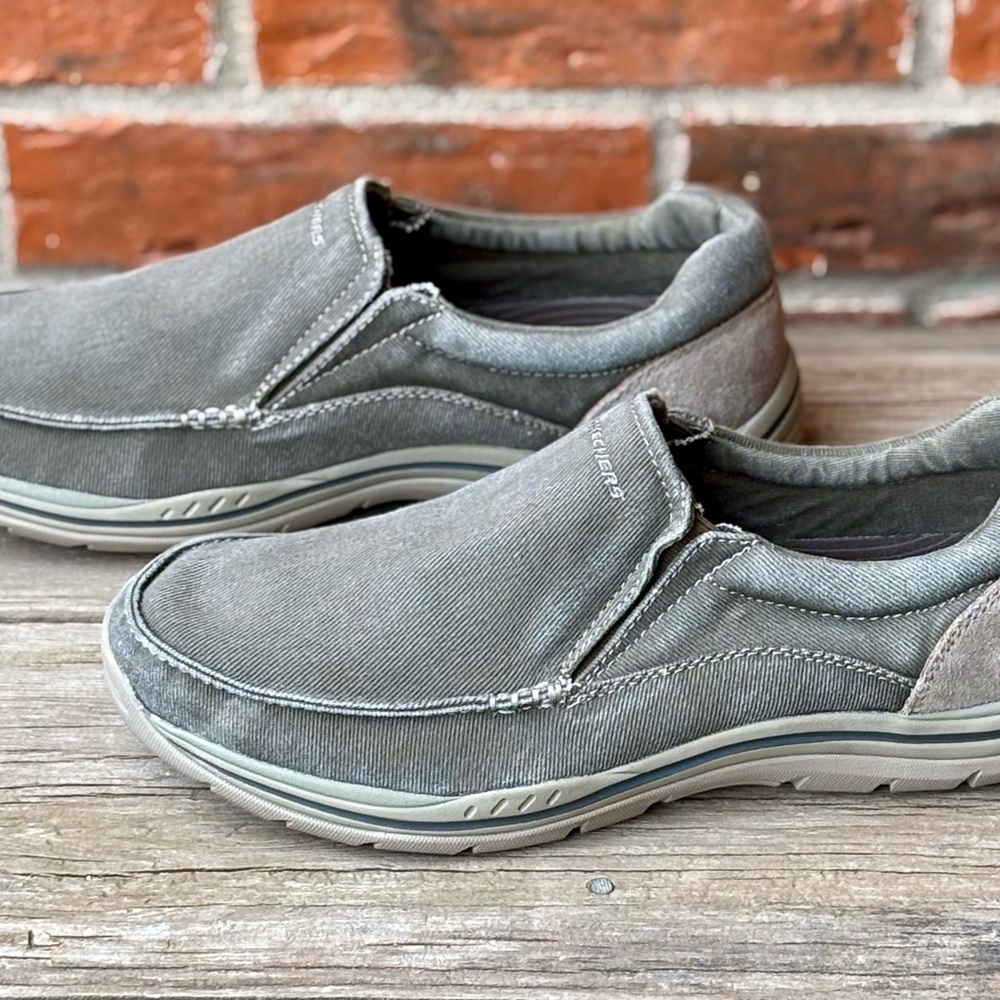 Skechers Avillo Men's Olive Khaki Relaxed Fit Slip On Loafers Sneakers Sz 12